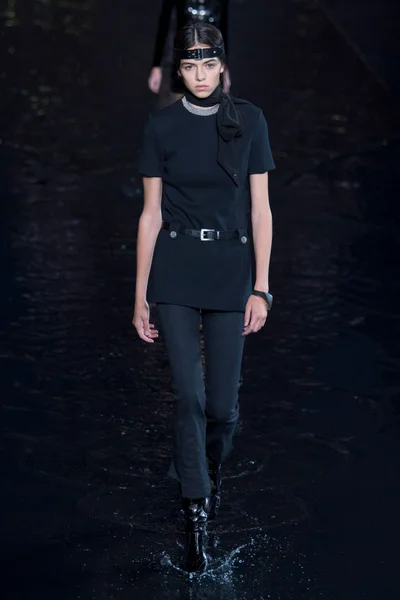 Look 7